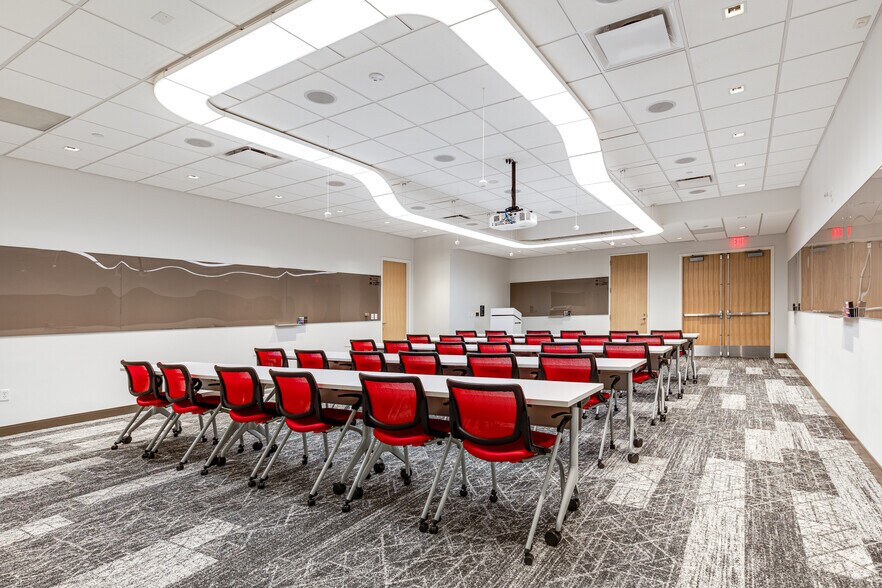 More Photos Of 60 S 6th St, Minneapolis Office For Lease