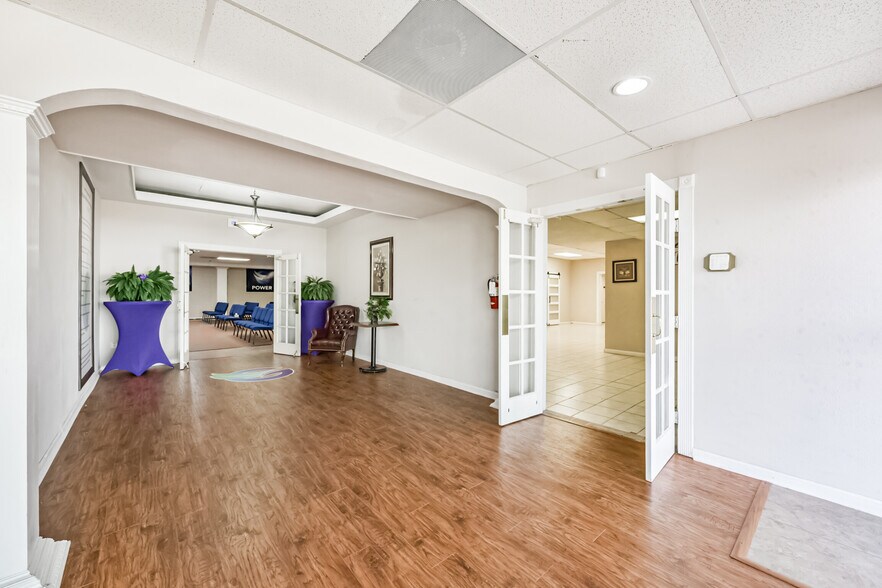 More Photos Of 130 S 4th St, La Porte General Retail For Sale