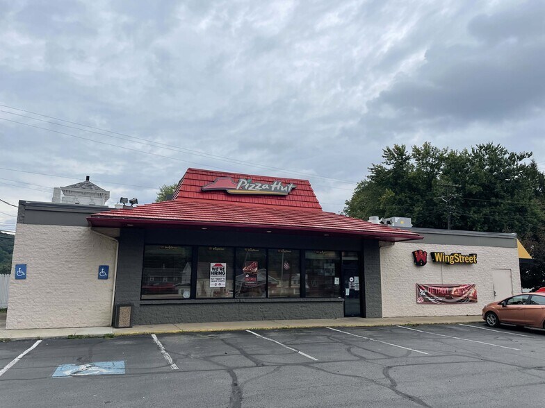 Primary Photo Of 556 Main St, Wellsville Fast Food For Sale