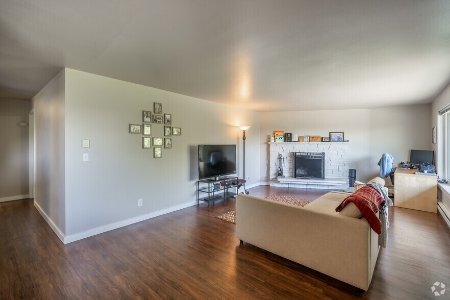 More Photos Of 2515 Thorndyke Ave W, Seattle Multifamily For Sale