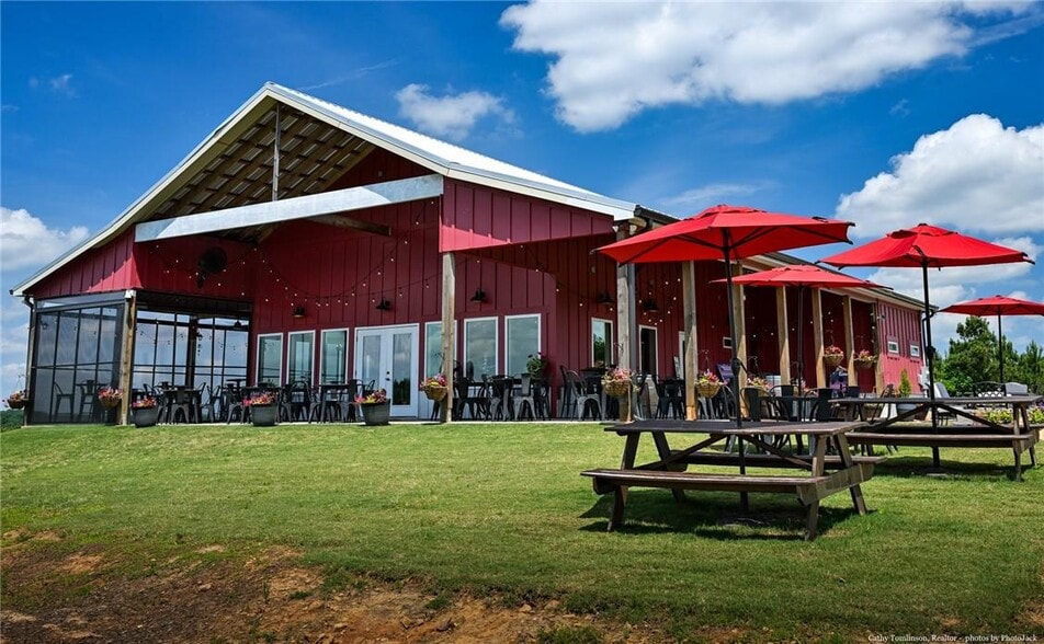 More Photos Of 119 Inland Dr, Talking Rock Winery Vineyard For Sale