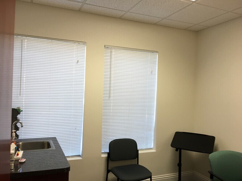 More Photos Of 1307 S International Pky, Lake Mary Office For Lease