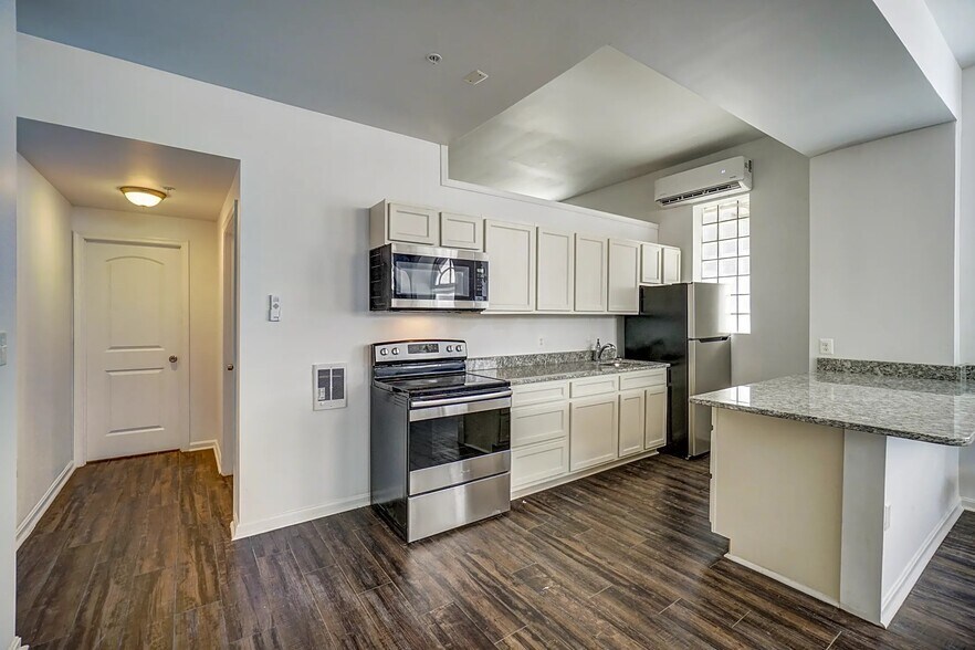 More Photos Of 11-15 E Saratoga St, Baltimore Apartments For Sale
