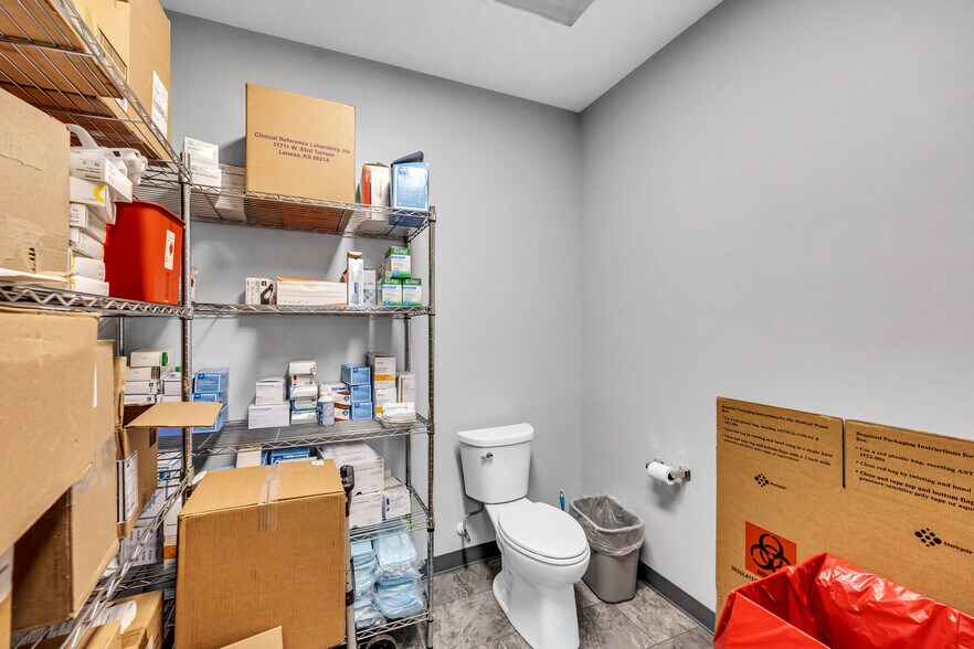 More Photos Of 812 W Innes St, Salisbury Medical For Sale