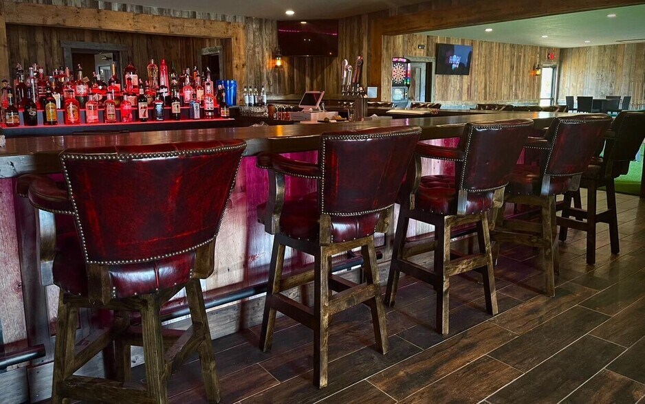 More Photos Of 669 Buffalo Trl, Saco Hotel For Sale