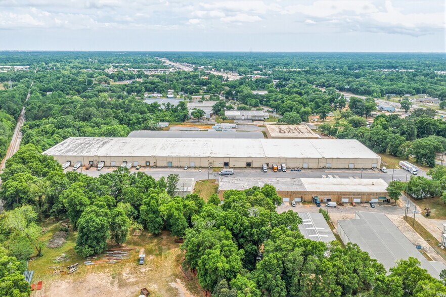 More Photos Of 10020 N Palafox St, Pensacola Distribution For Lease