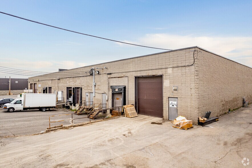 More Photos Of 6085-6095 Blvd Couture, Montréal Unknown For Lease