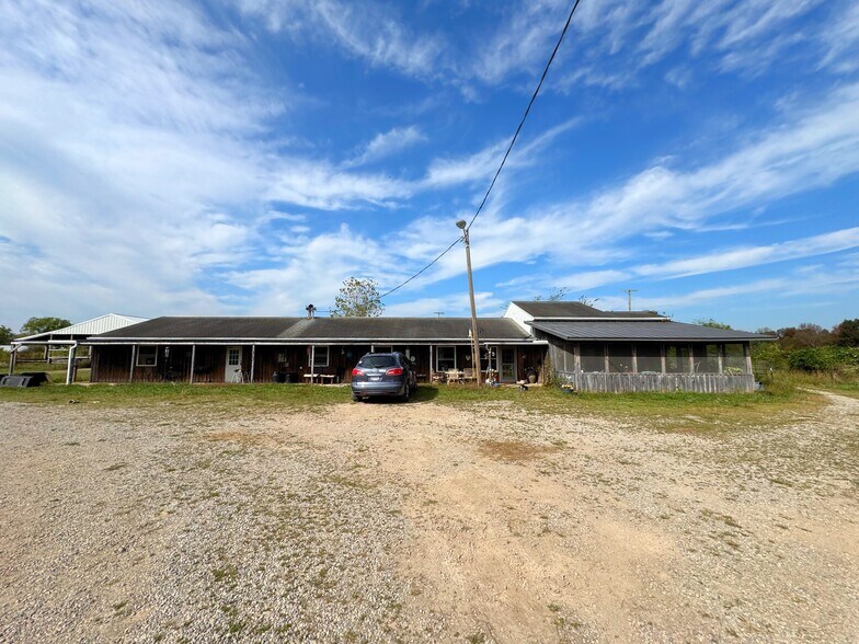 More Photos Of 901 Carpenter Rd, Albany Specialty For Sale