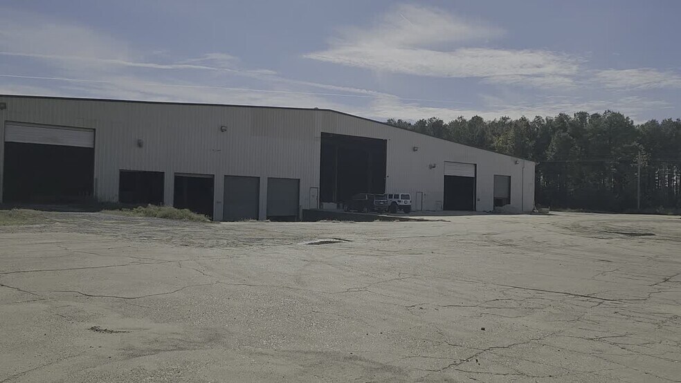 More Photos Of 325 Liberty Ln, Grand Cane Warehouse For Sale