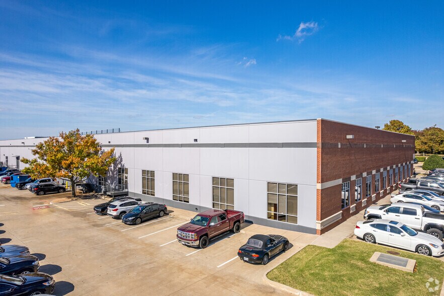 More Photos Of 3000 Kellway Dr, Carrollton Research And Development For Lease
