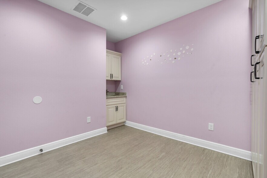 More Photos Of 4109 Armenia Ave, Tampa Medical For Sale