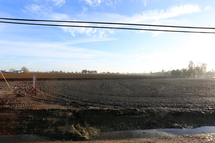 More Photos Of County Road 99w @ County Road 17, Yolo Land For Lease