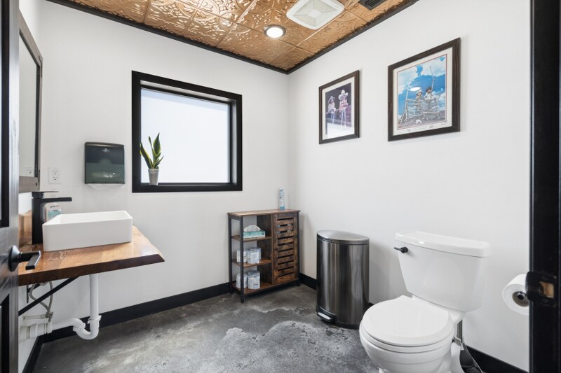 More Photos Of 214 S Airport Rd, Washington General Retail For Sale