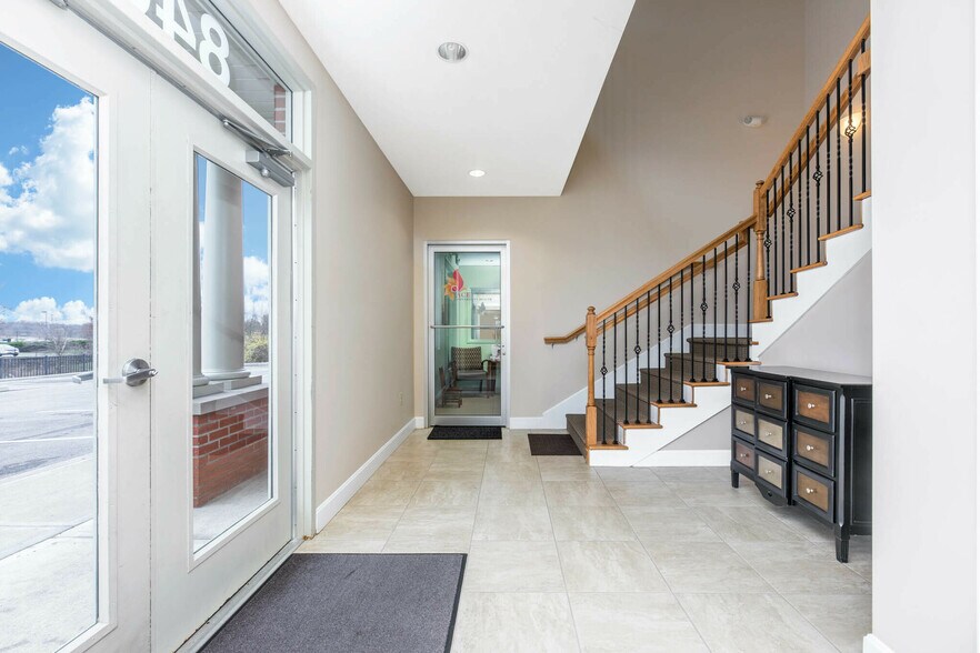 More Photos Of 8485 S Mason Montgomery Rd, Mason Office For Sale