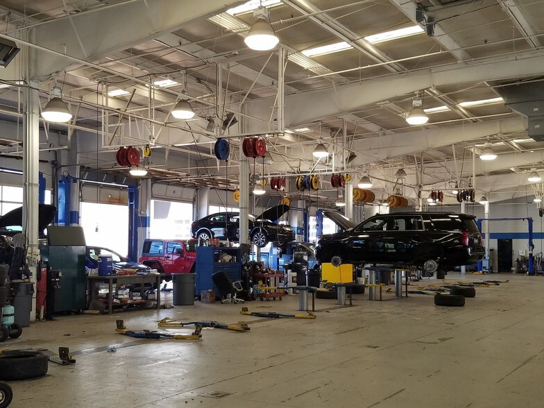 More Photos Of 4310 Jonesboro Rd, Union City Auto Repair For Lease
