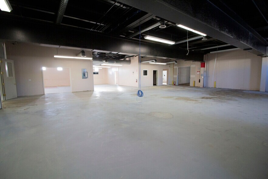 More Photos Of 126 Avenue C, Springfield Manufacturing For Sale