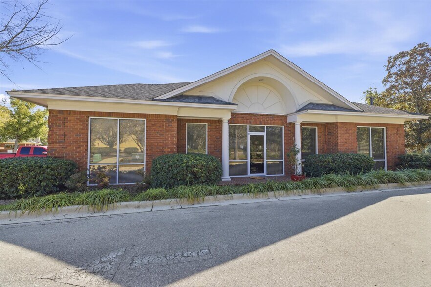 More Photos Of 1574 Village Square Blvd, Tallahassee Office For Lease