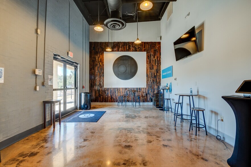 More Photos Of 5819 10th St, Katy Storefront For Sale