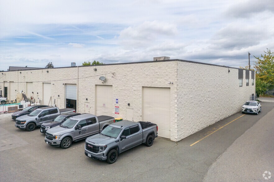 More Photos Of 11720 Voyageur Way, Richmond Light Distribution For Sale