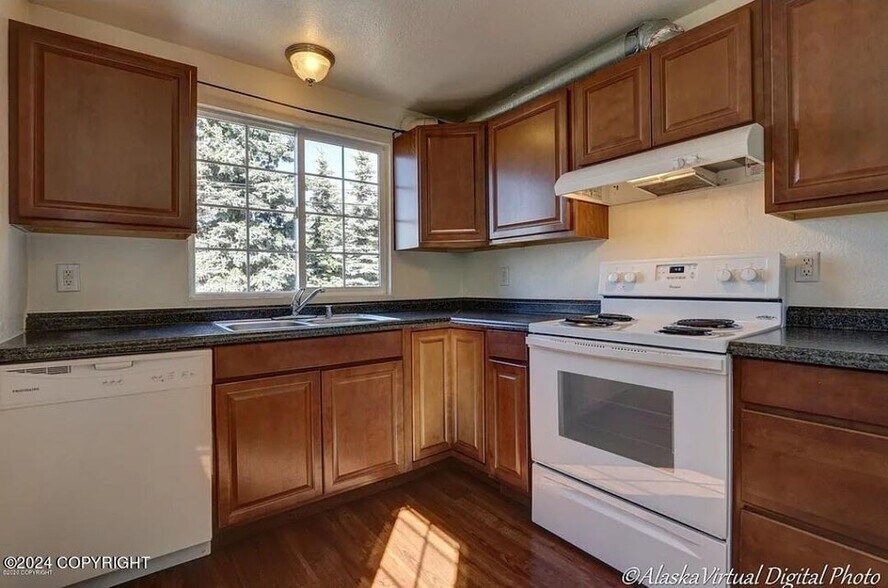 More Photos Of 911 E 10th Ave, Anchorage Apartments For Sale