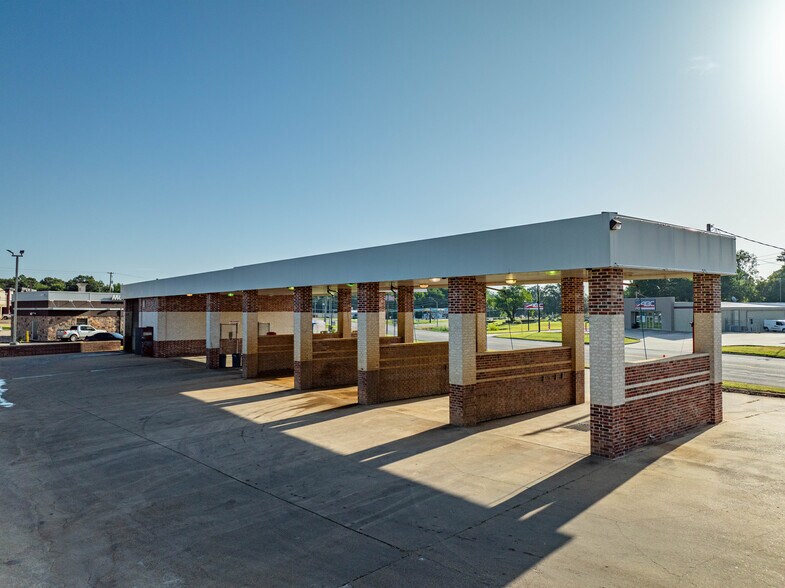 More Photos Of 109 S Greer Blvd, Pittsburg Carwash For Sale