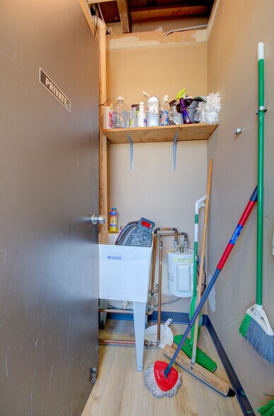 More Photos Of 1000 S Hamilton St, Lockport Loft Creative Space For Sale