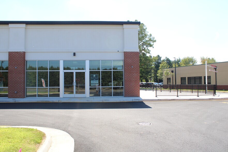 More Photos Of 8257 Meadowbridge Rd, Mechanicsville Storefront For Lease