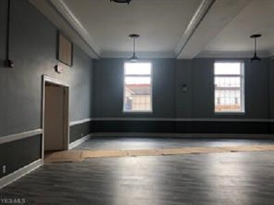 More Photos Of 121 Jefferson Ave, Moundsville Showroom For Lease