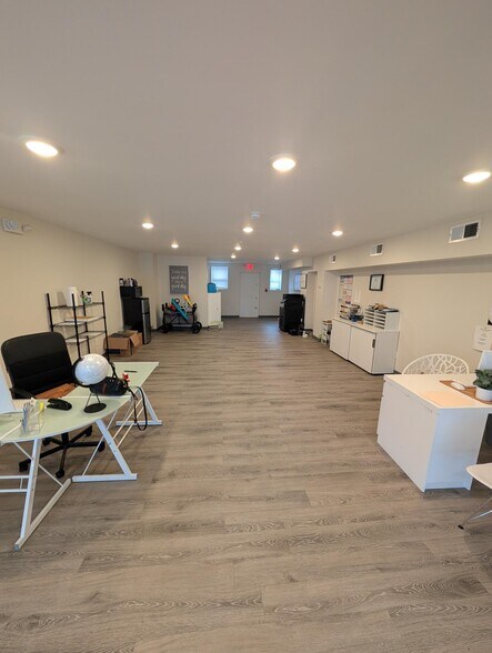 More Photos Of 7402 Drexel Rd, Philadelphia Storefront Retail Residential For Lease