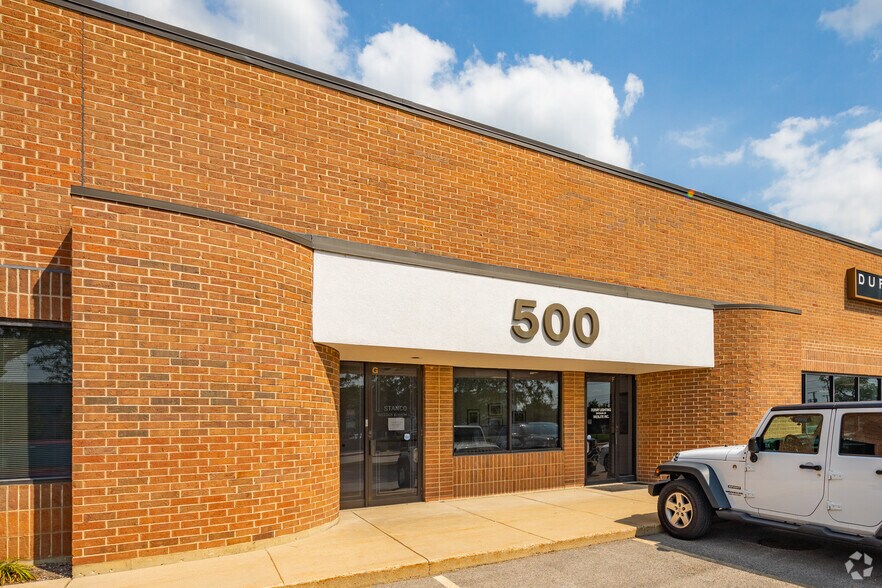 More Photos Of 500 E Touhy Ave, Des Plaines Manufacturing For Lease