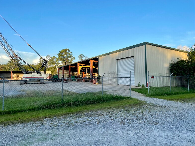 More Photos Of 3221 Anton St, Mobile Contractor Storage Yard For Sale