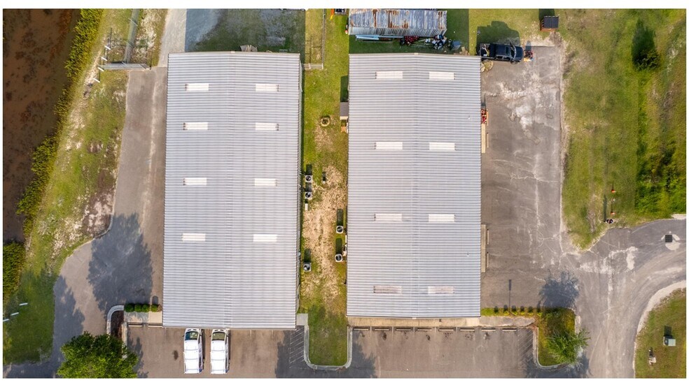 More Photos Of 130 Division Dr, Leland Flex For Sale