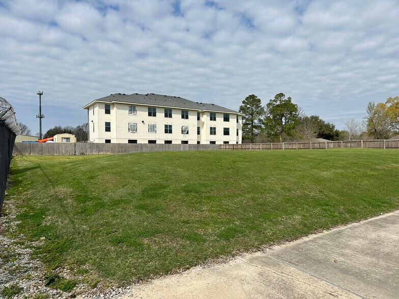 More Photos Of 4750 Sherwood Common Blvd, Baton Rouge Office For Lease
