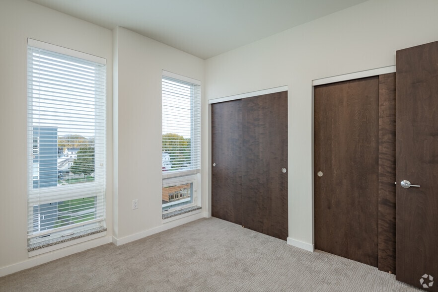 More Photos Of 1482 S 84th St, West Allis Apartments For Lease