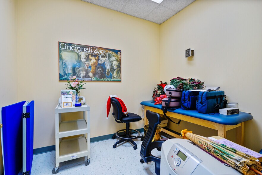 More Photos Of 4437 Brookfield Corporate Dr, Chantilly Office For Sale