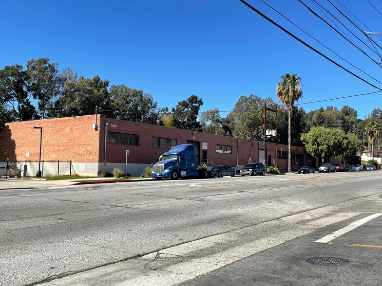 More Photos Of 1401 Monterey Pass Rd, Monterey Park Manufacturing For Lease