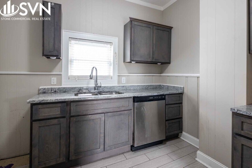 More Photos Of 240 E Third St, Lexington Office For Sale