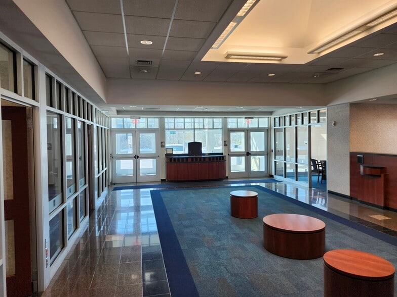 More Photos Of 1600 Sumneytown Pike, Lansdale Bank For Lease