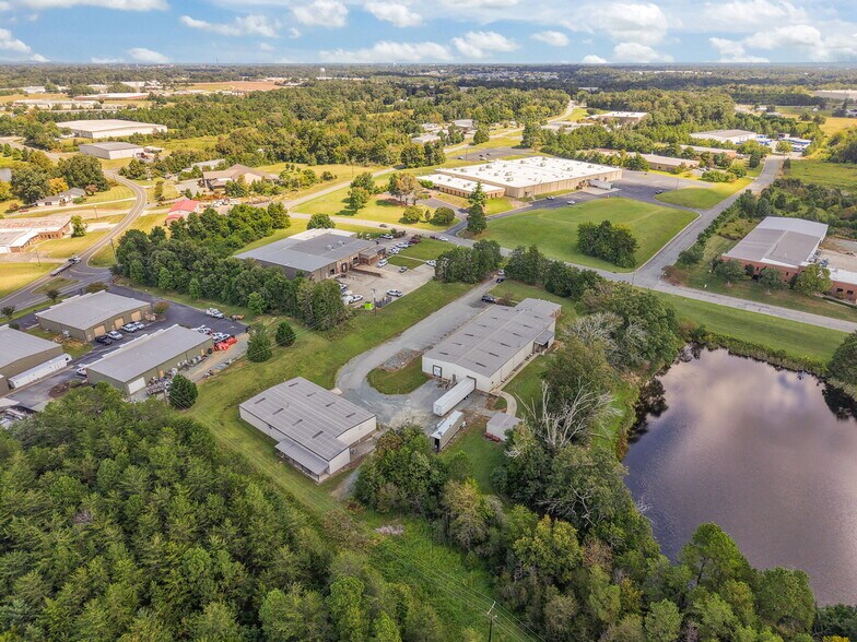 More Photos Of 2245 A Air Park Dr, Burlington Warehouse For Lease