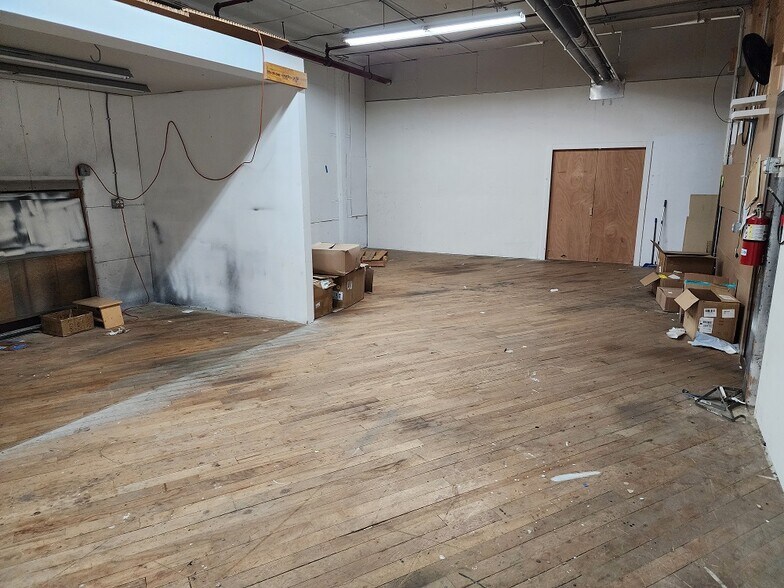 More Photos Of 49 Rose St, Stoughton Light Manufacturing For Lease