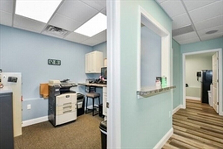More Photos Of 977 South St, Fitchburg Office For Sale
