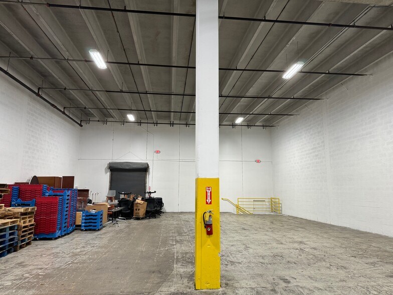 More Photos Of 8740-8890 NW 102nd St, Medley Warehouse For Lease