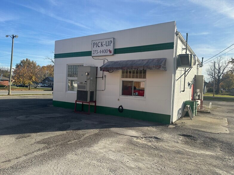 More Photos Of 215 E Lima St, Forest Restaurant For Sale