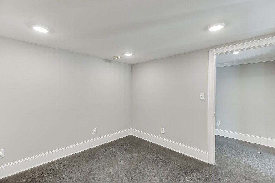 More Photos Of 55 Scott St, Buford Office For Lease