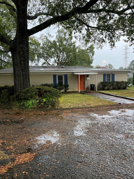 More Photos Of 1061 W Rex Rd, Memphis Office For Sale