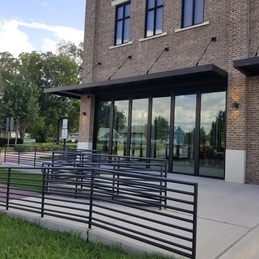 More Photos Of 409 N Oak St, Roanoke Storefront Retail Office For Lease