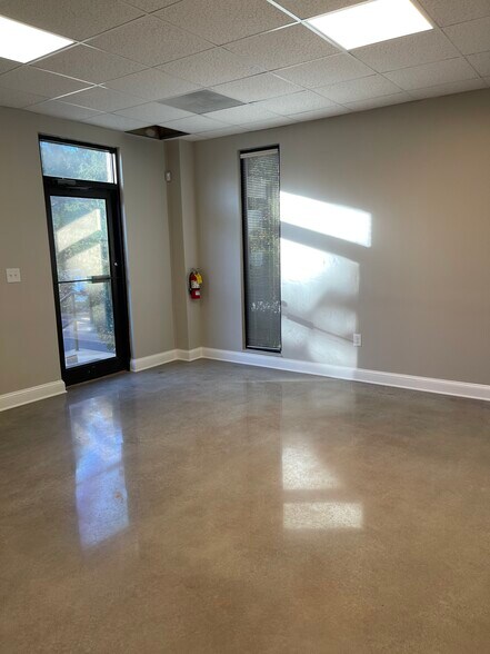 More Photos Of 155 N 85 Pky, Fayetteville Warehouse For Sale