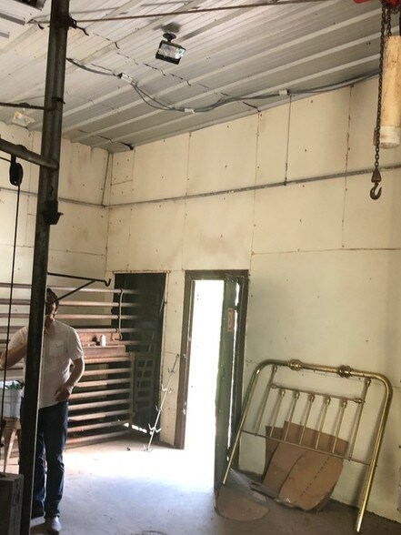 More Photos Of 406 Wilbarger St, Vernon Specialty For Sale