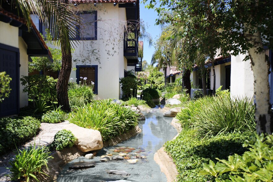 More Photos Of 2660 Townsgate Rd, Westlake Village Unknown For Lease