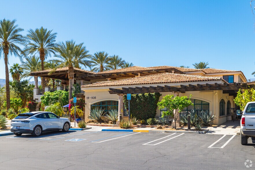 More Photos Of 39935 Vista Del Sol, Rancho Mirage Medical For Sale